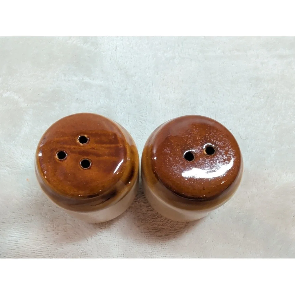 Vintage Hot Springs Arkansas Souvenir Salt and Pepper Shakers Ceramic Barrel Set